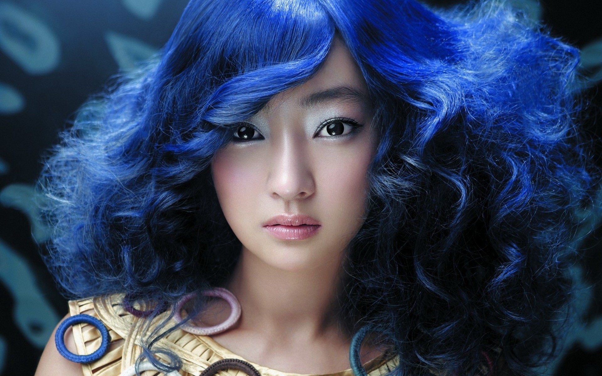 mädchen asiatisch blaue haare gesicht