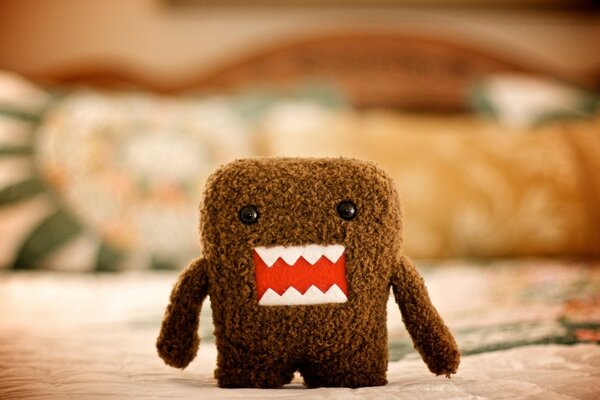 Toothy plush toy izmokrome