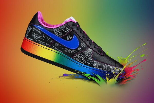 Zapatillas Nike con diseño de arco iris brillante