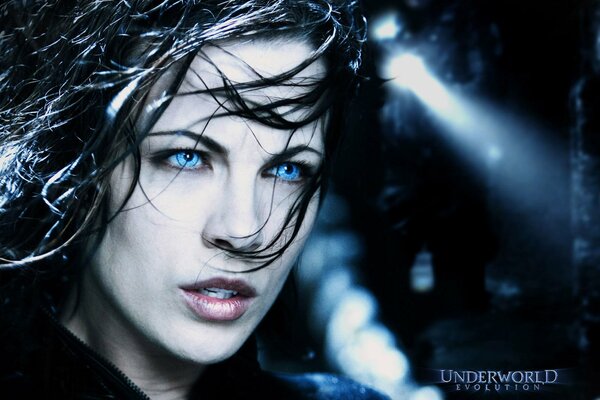 Kate Beckinsale con los ojos azules