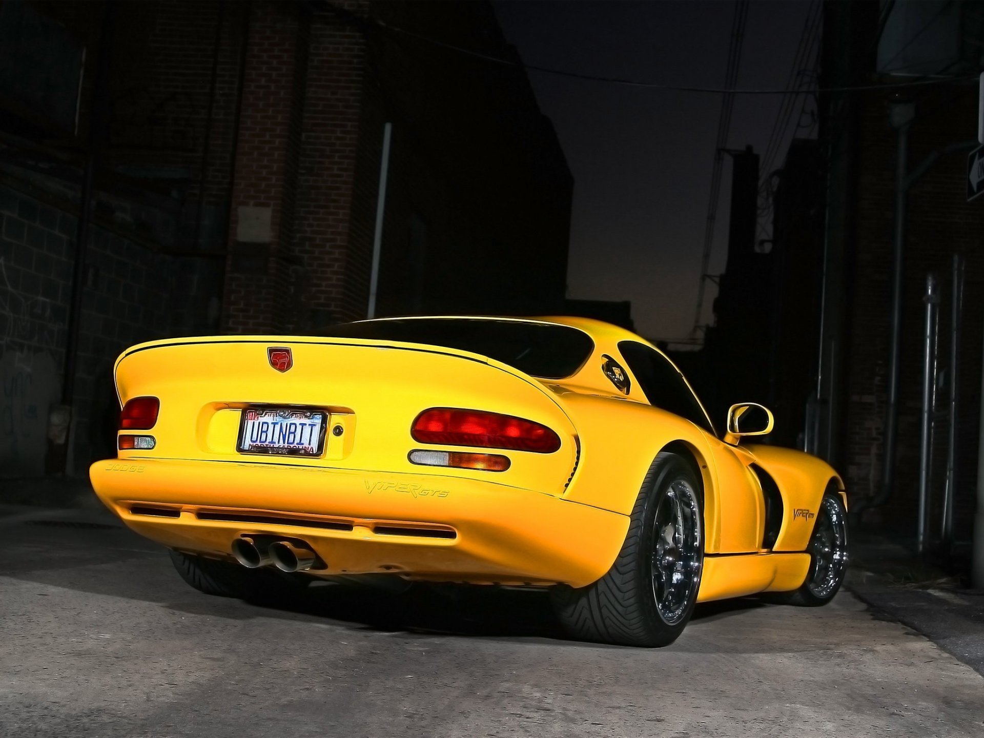 dodge viper gts yellow night