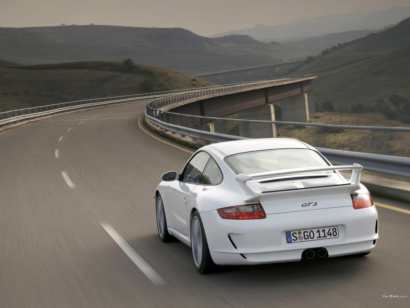 porsche 911 gt3 blanco carretera