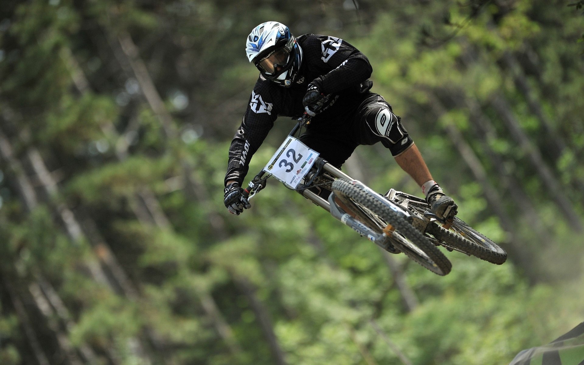 radfahren fahrrad downhill fliegen