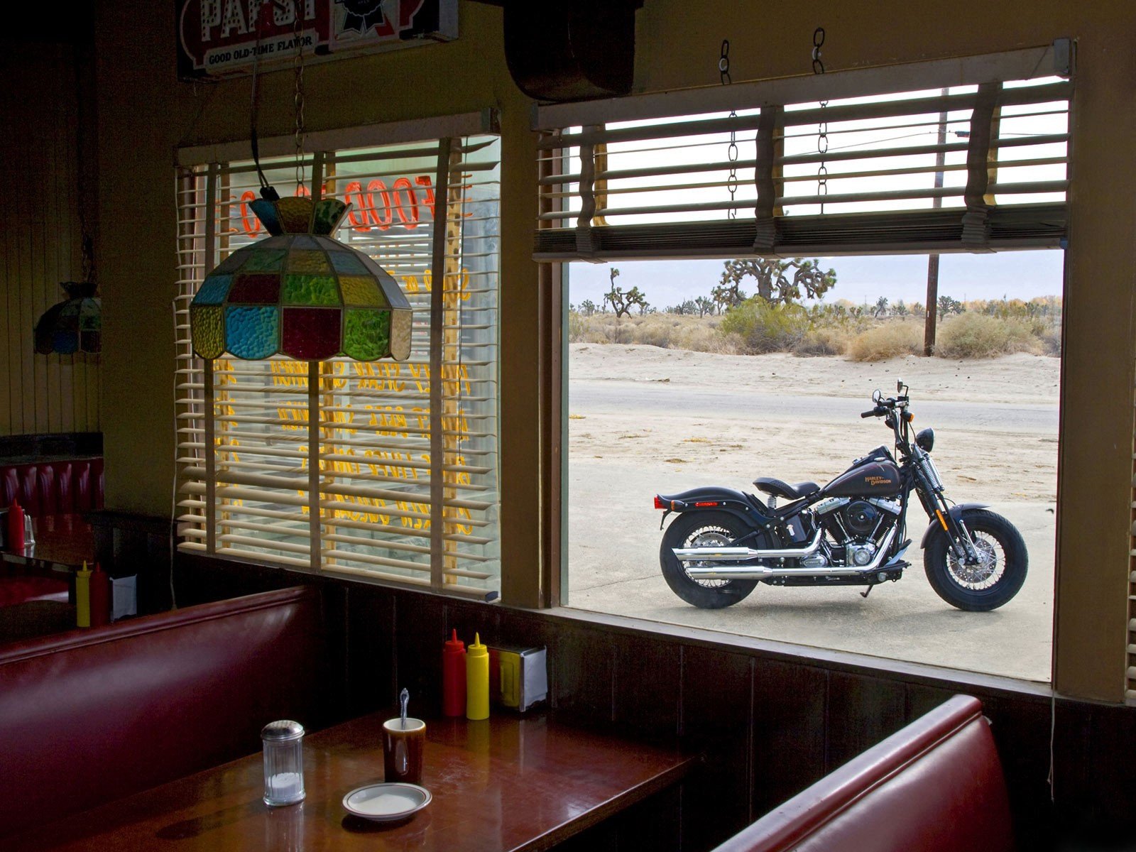 harley davidson esszimmer fenster