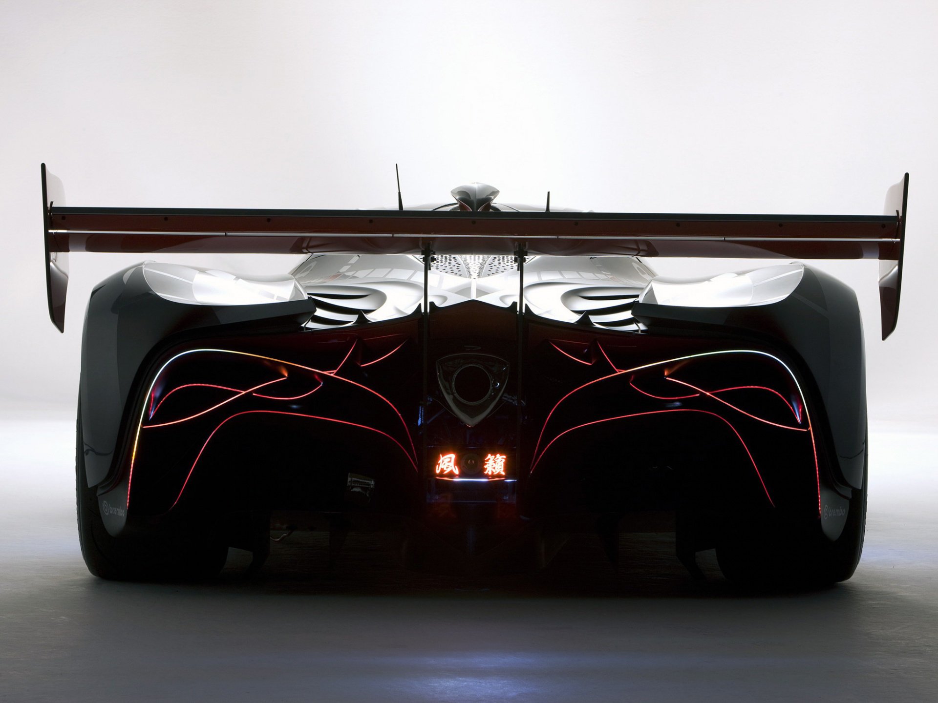 concetto di mazda furai macchina del samurai reale vista posteriore