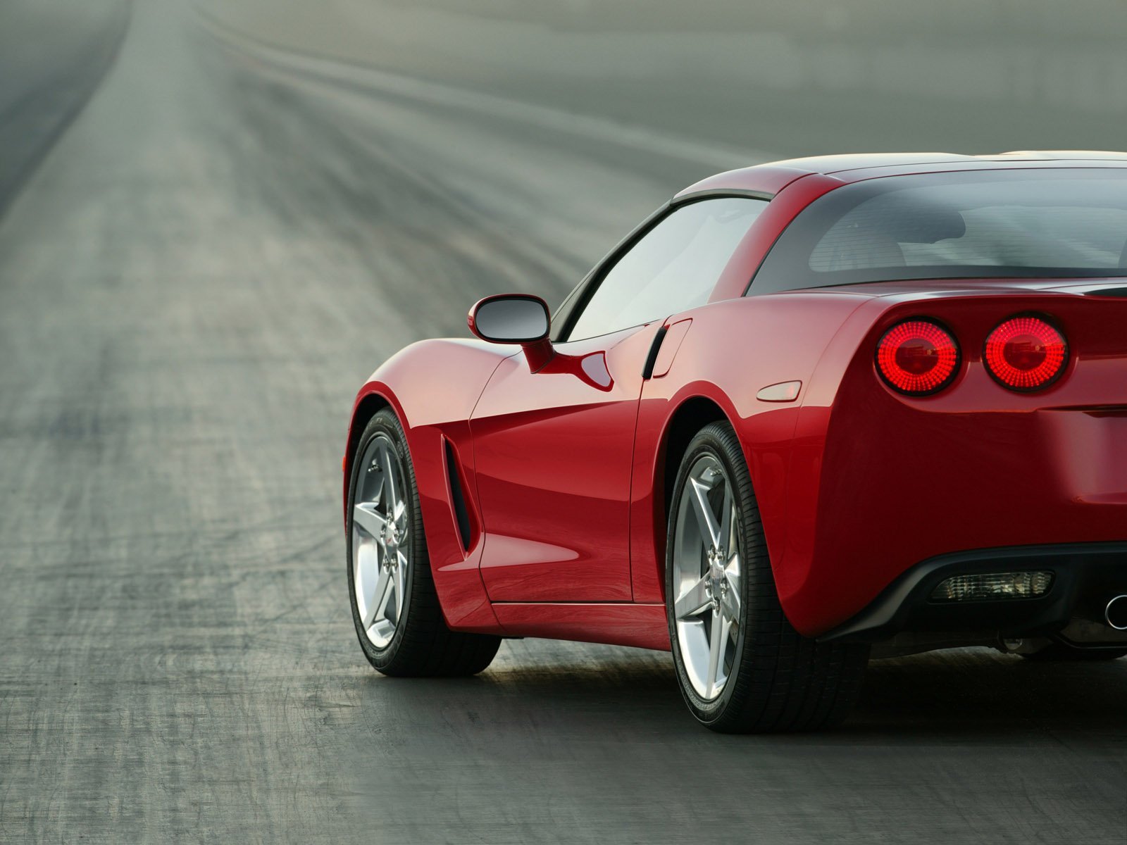 chevrolet corvette road