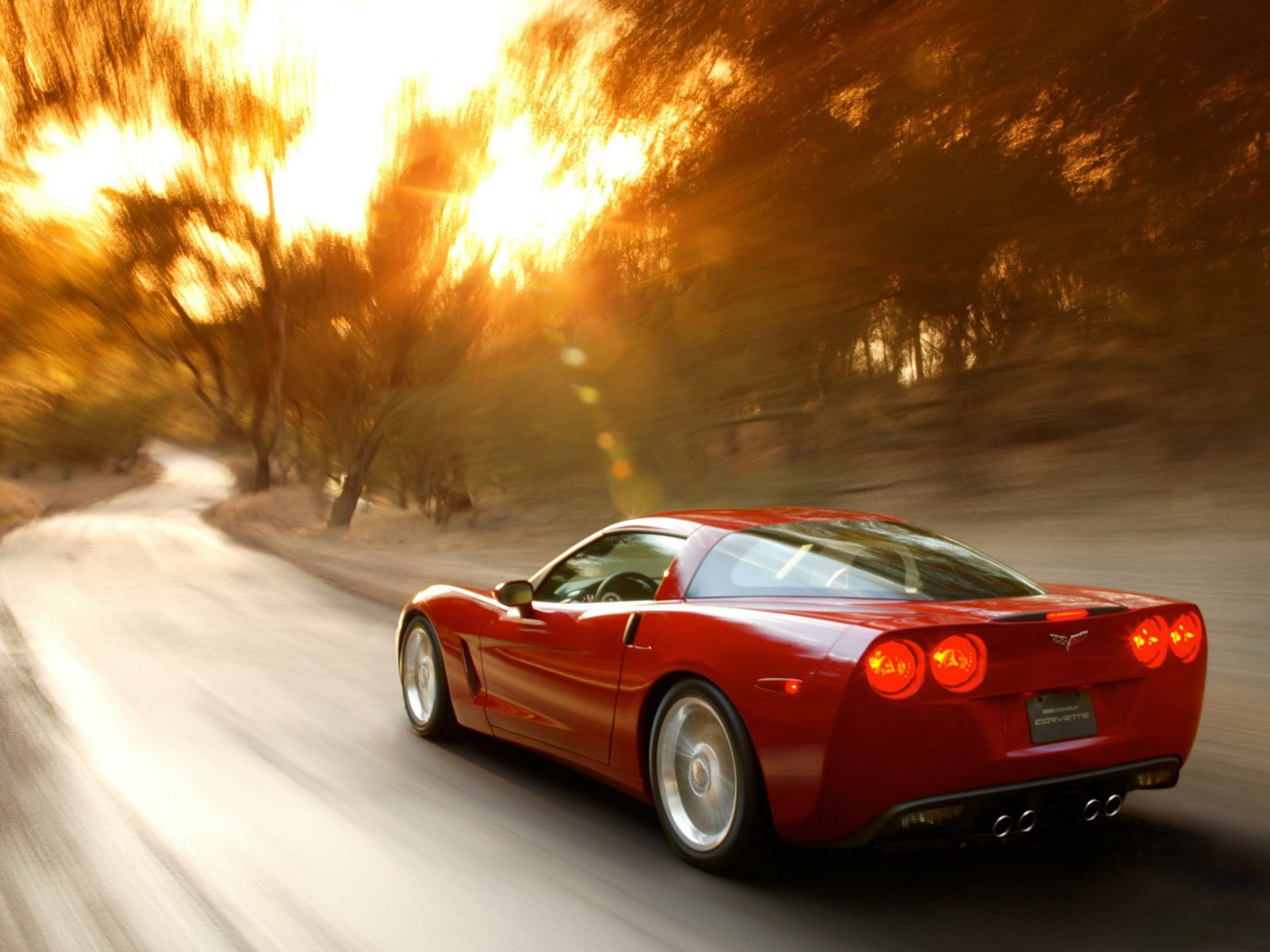 chevrolet corvette strada sole