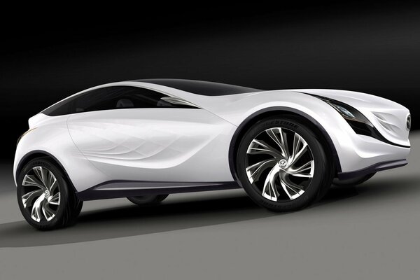 Concept car kazamai mazda con cerchi in lega