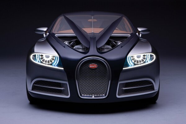 Bugatti noir avec capot ouvert