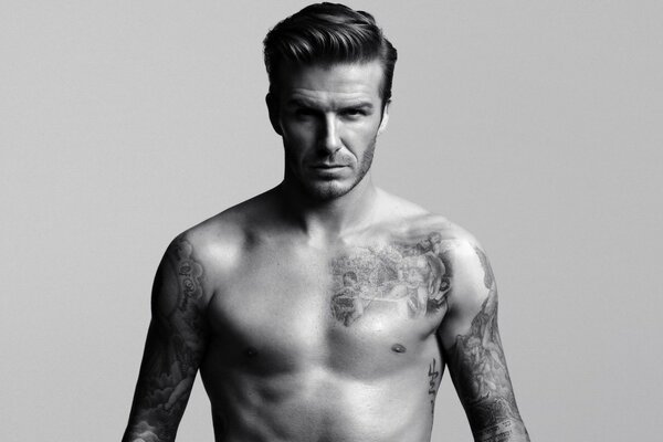 Fußballspieler David Beckham mit nacktem Oberkörper