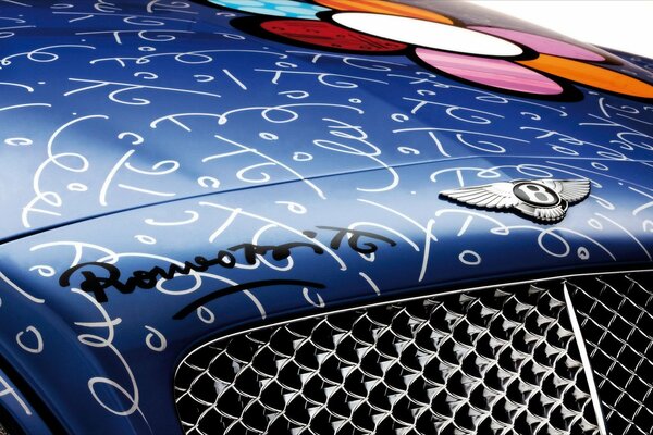 FUN AIRBRUSHING ON A BLUE BENTLEY