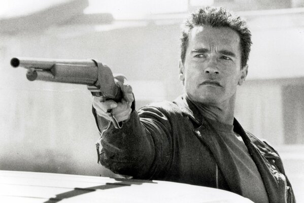 Le Terminator sous forme humaine a été visé par une arme