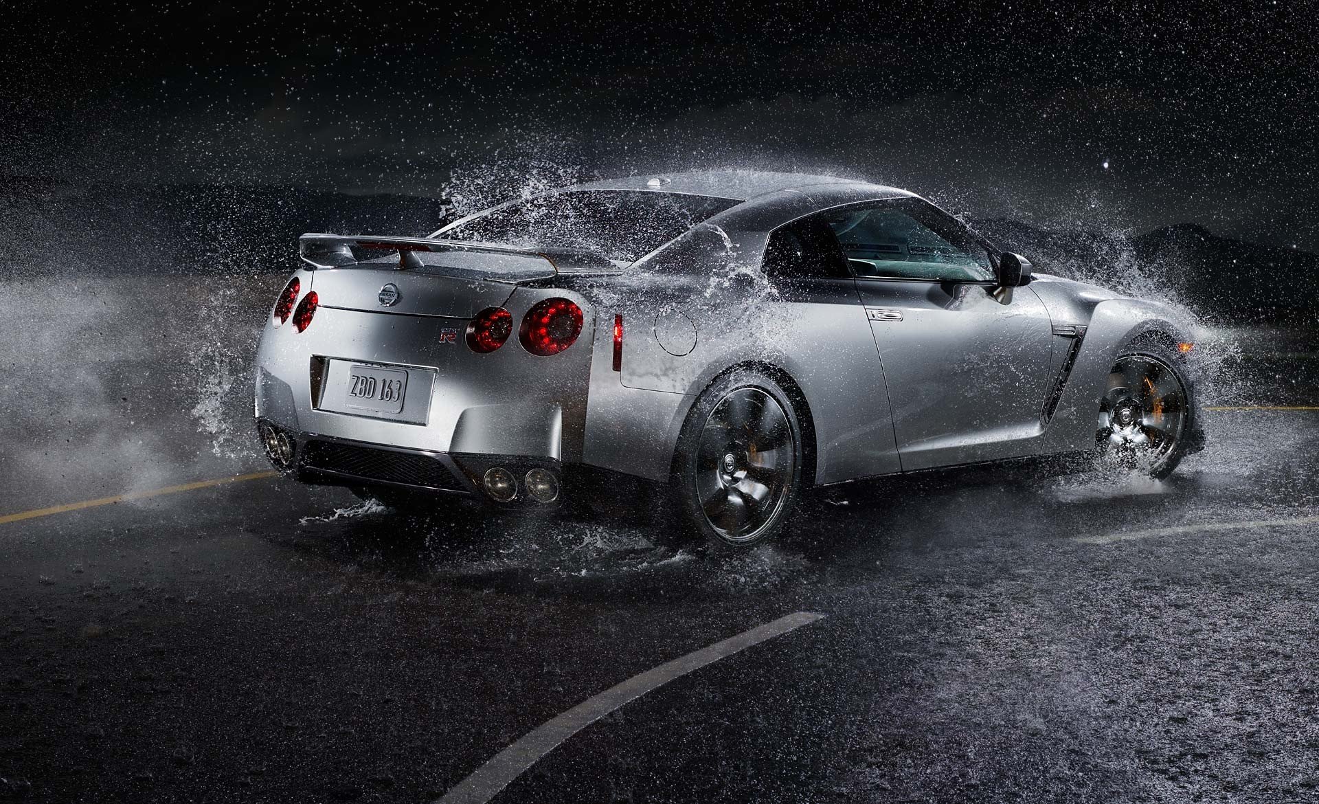 nissan gtr water