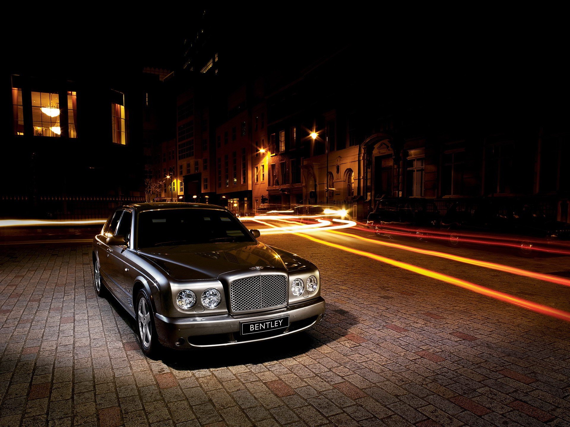 bentley arnage шлейф улица