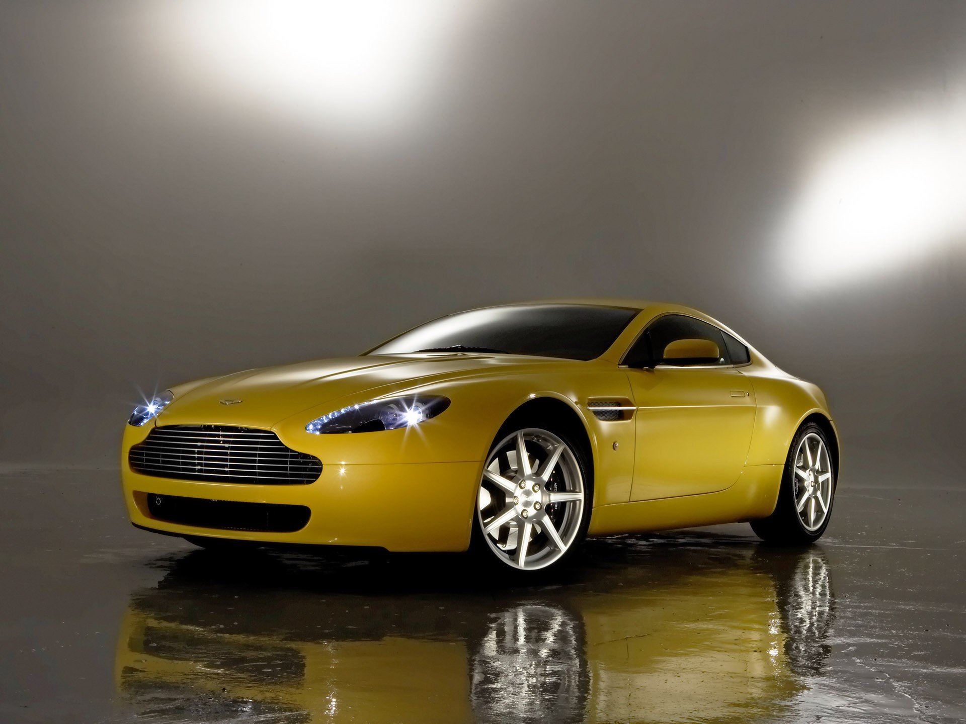 aston martin v8 vantage авто отражение