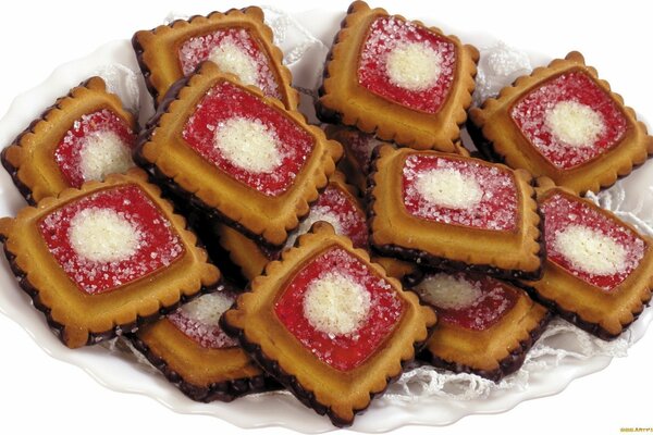 Pâtisseries maison. Biscuits sur fond blanc