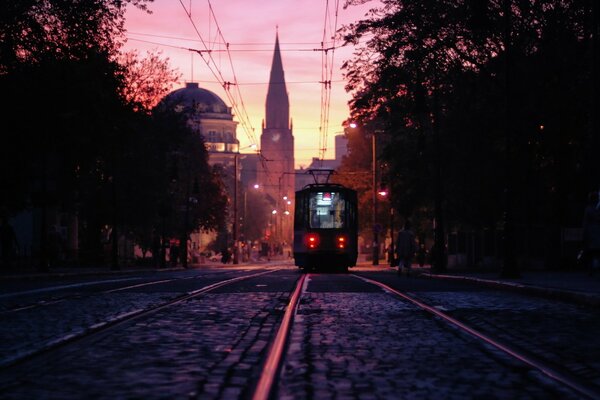 Die polnische Stadt Posen mit der fahrenden Straßenbahn