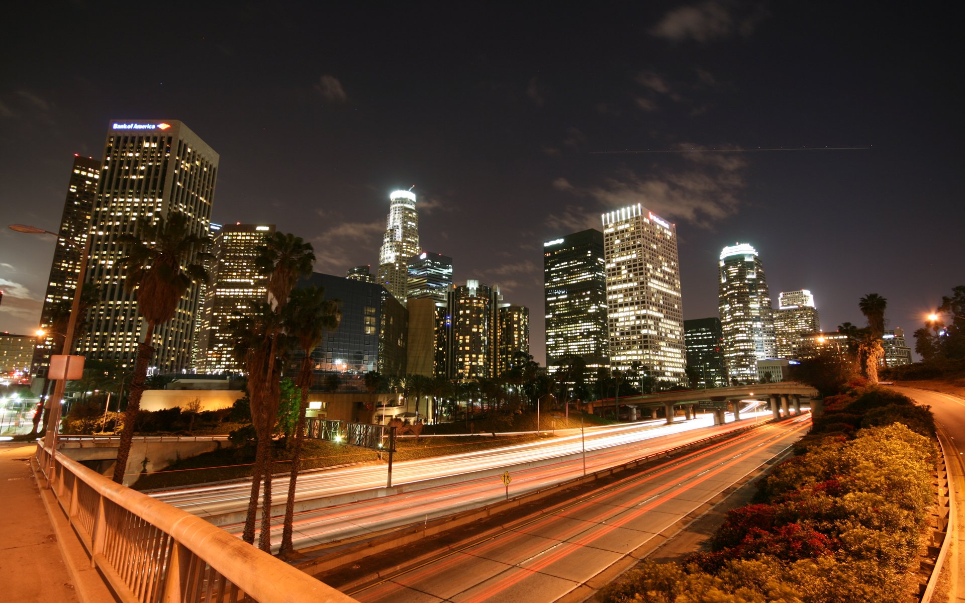 carretera edificios noche luces