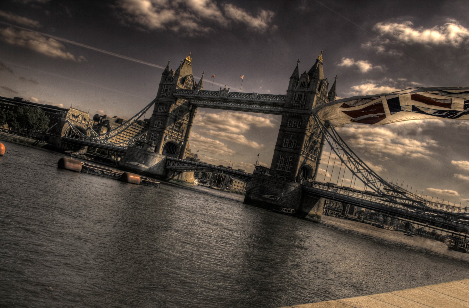 londres tamise pont drapeau