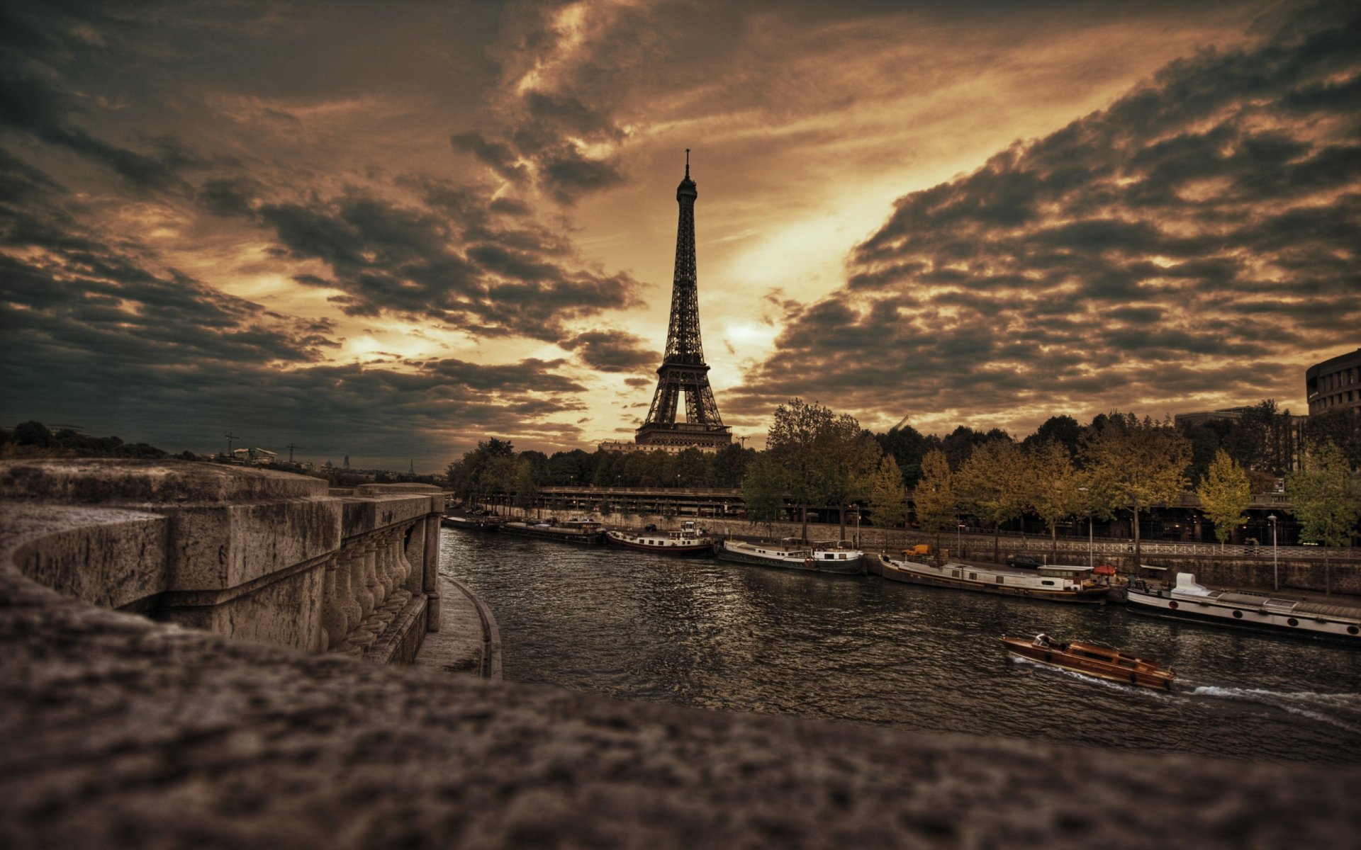 parigi quai torre eiffel