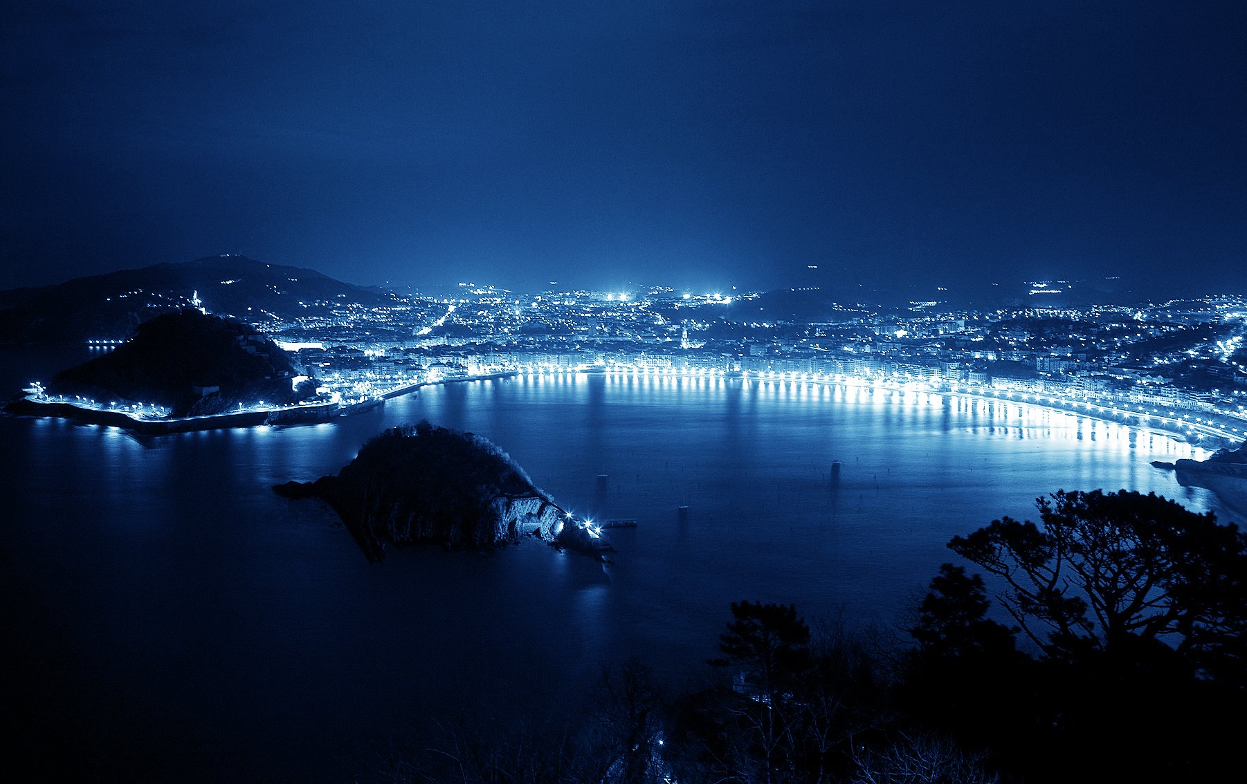 noche ciudad iluminación