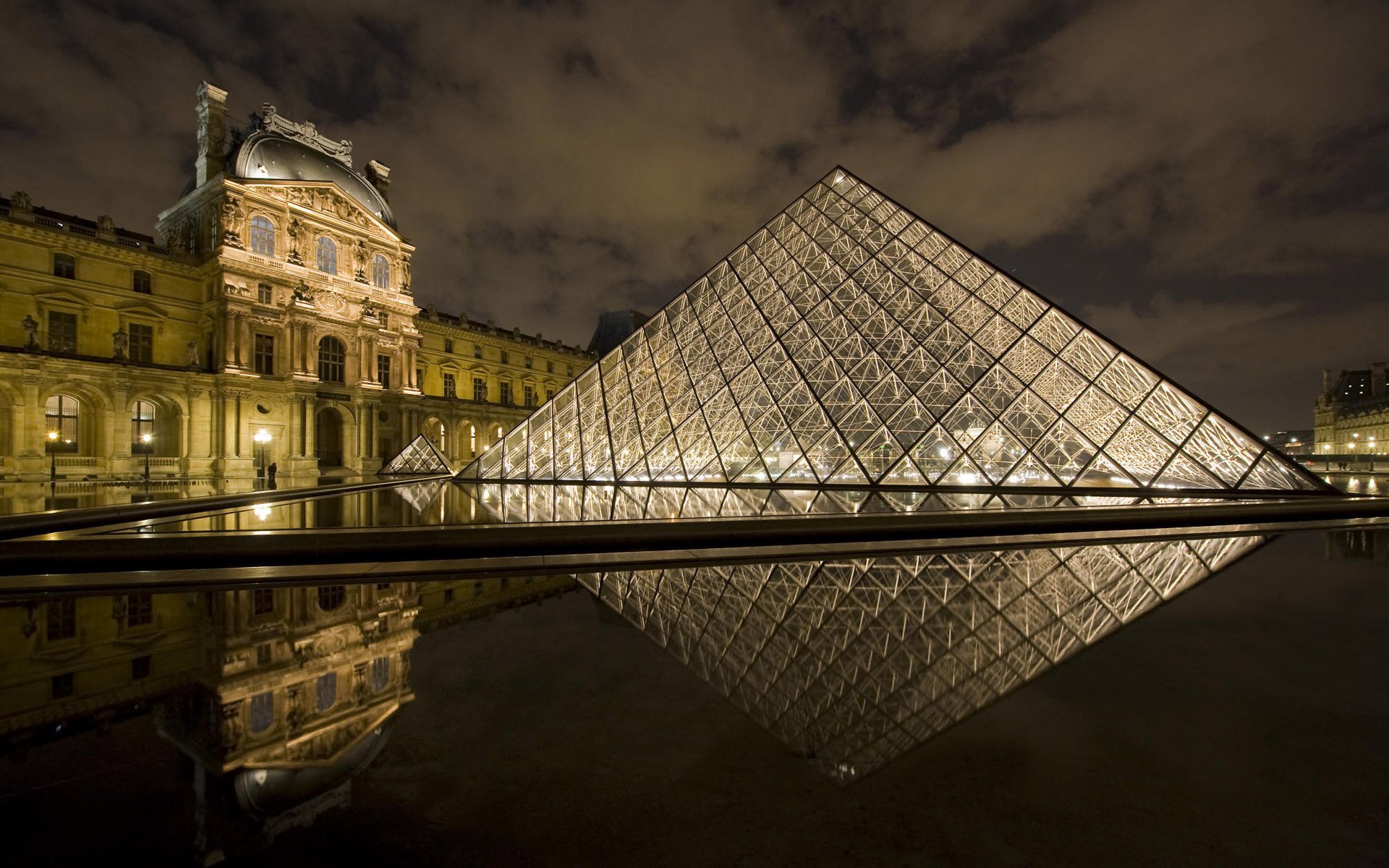 louvre parís francia