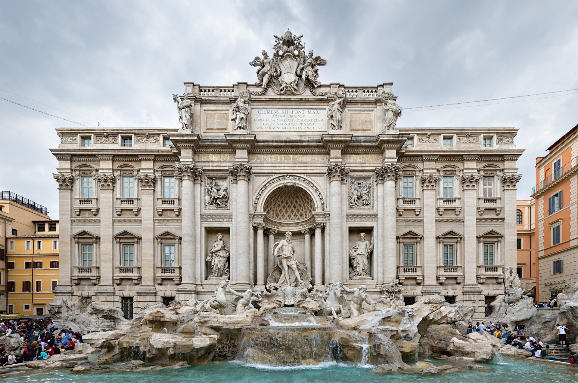 costruzione fontana sculture