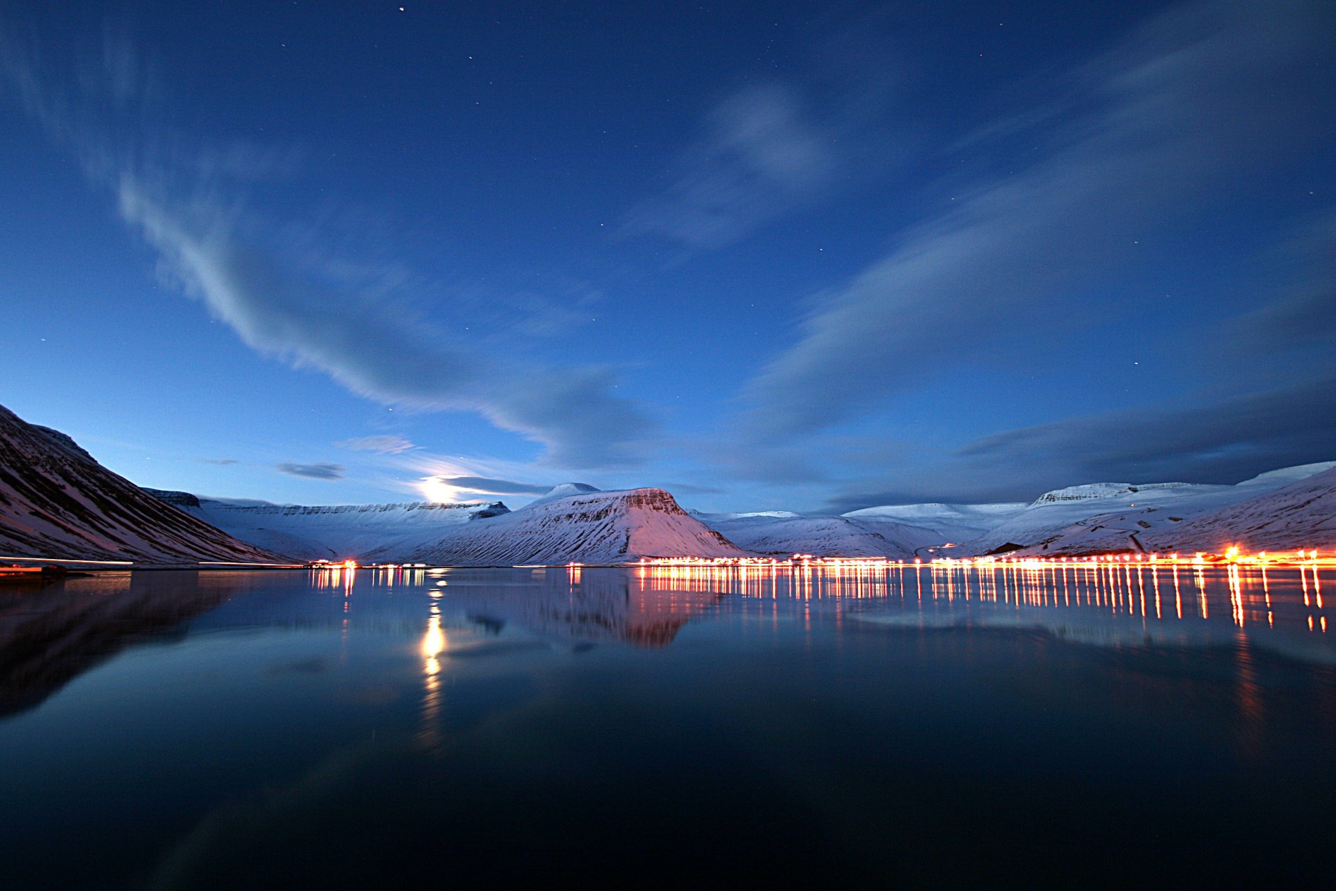 montagne ville lac soirée lumières