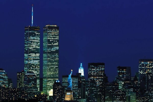 Night view of the Twin Towers in New York