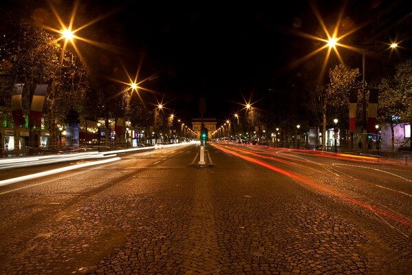 Lumières de nuit lumineuses