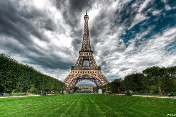 La torre del éfile en la ciudad de París