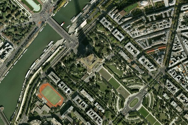 Blick auf den Turm in der Stadt Paris von oben