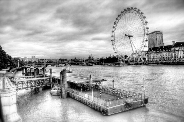 London Ferris Wheel by the Thames