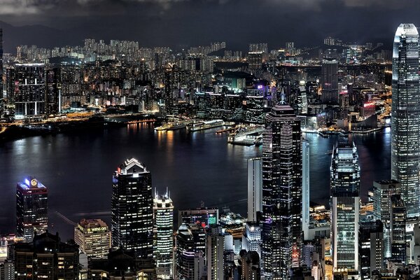 Collage de la noche de la gran ciudad