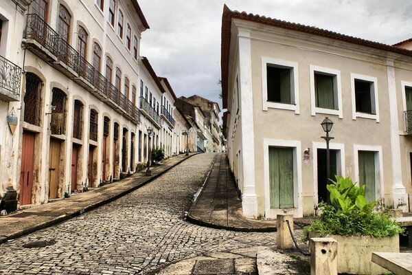 Narrow streets houses pavement