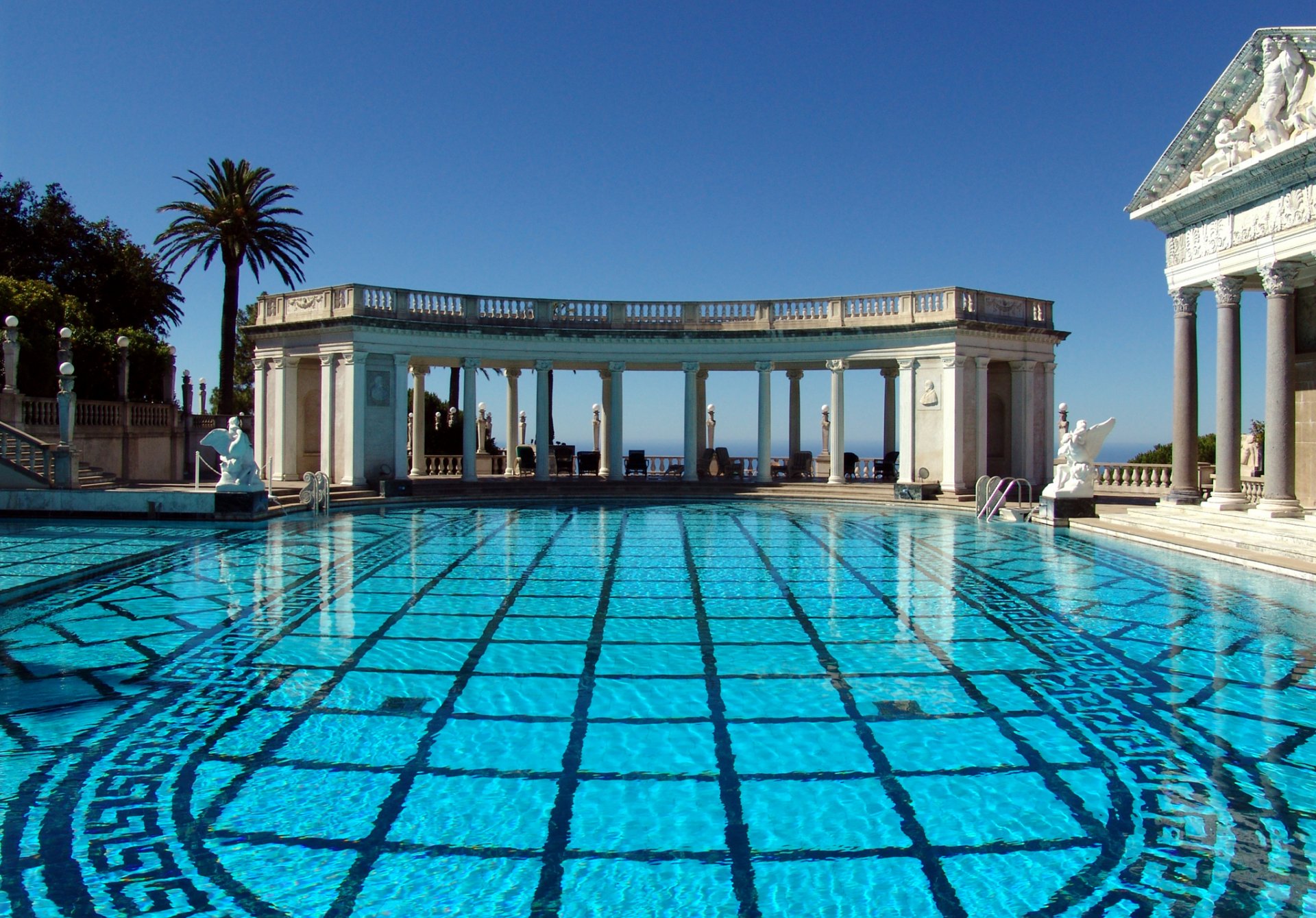 castillo de hearst san simeón california estados unidos piscina de neptuno cielo columnas arquitectura