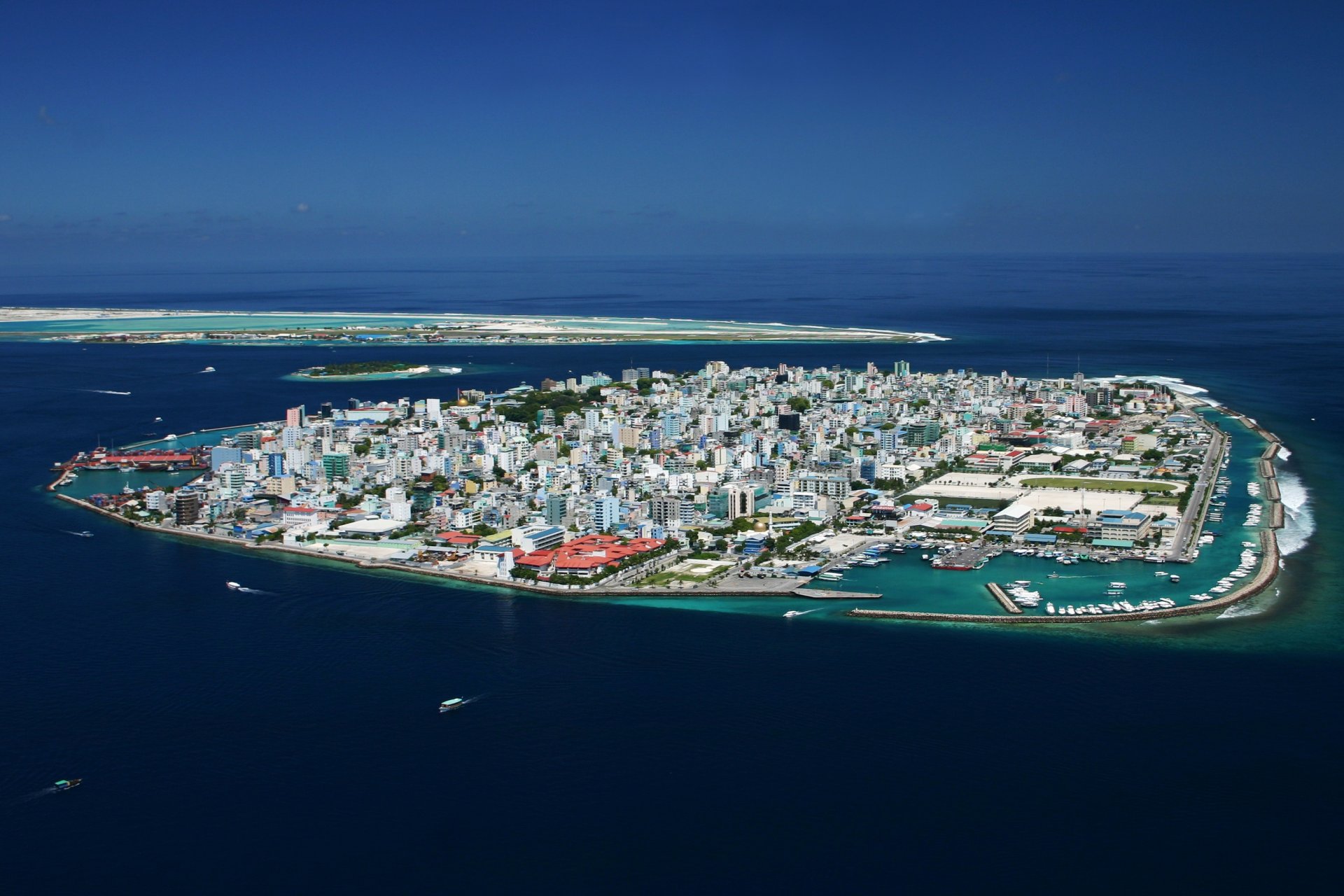 the maldives ocean island