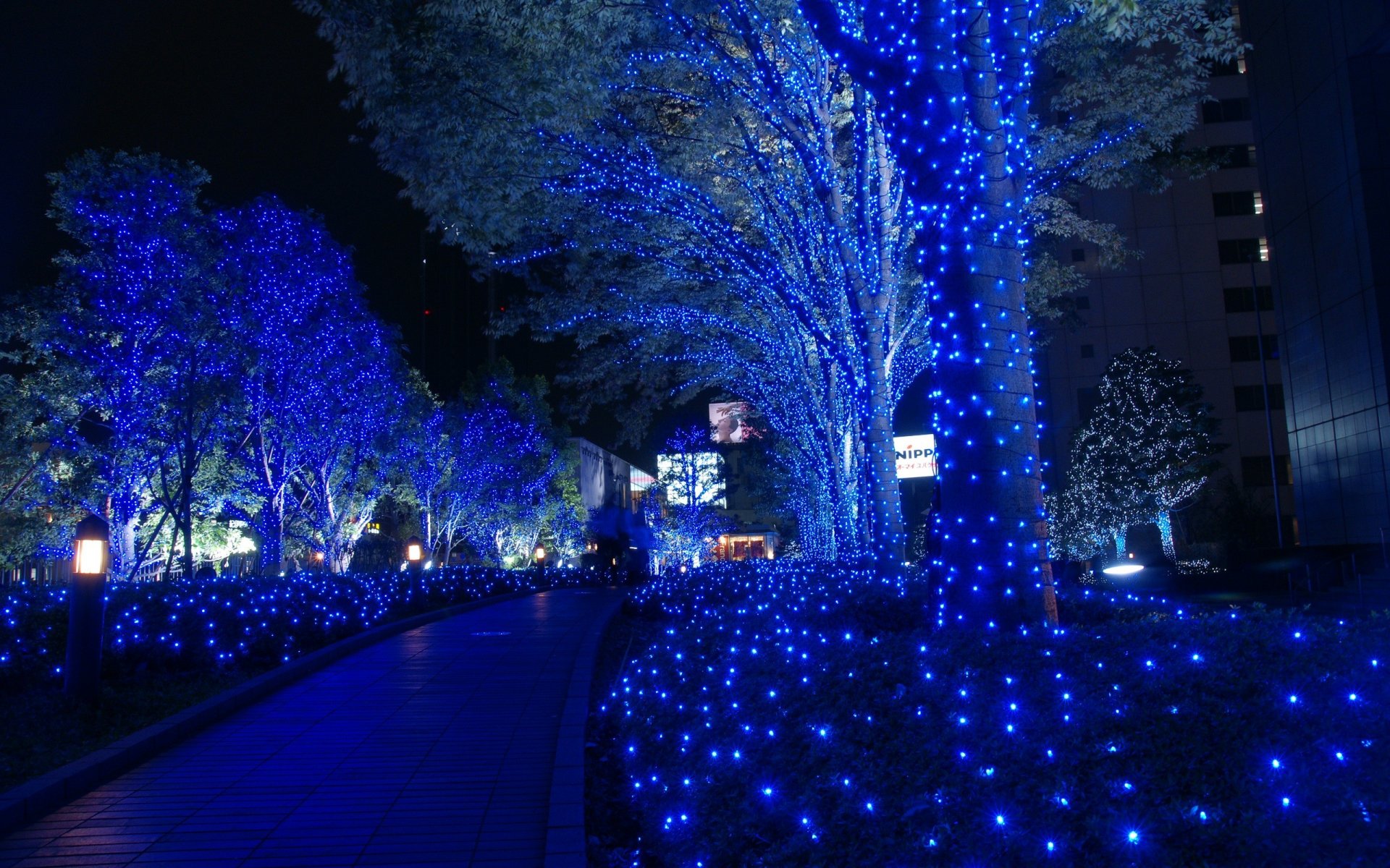 tokio weihnachten girlanden