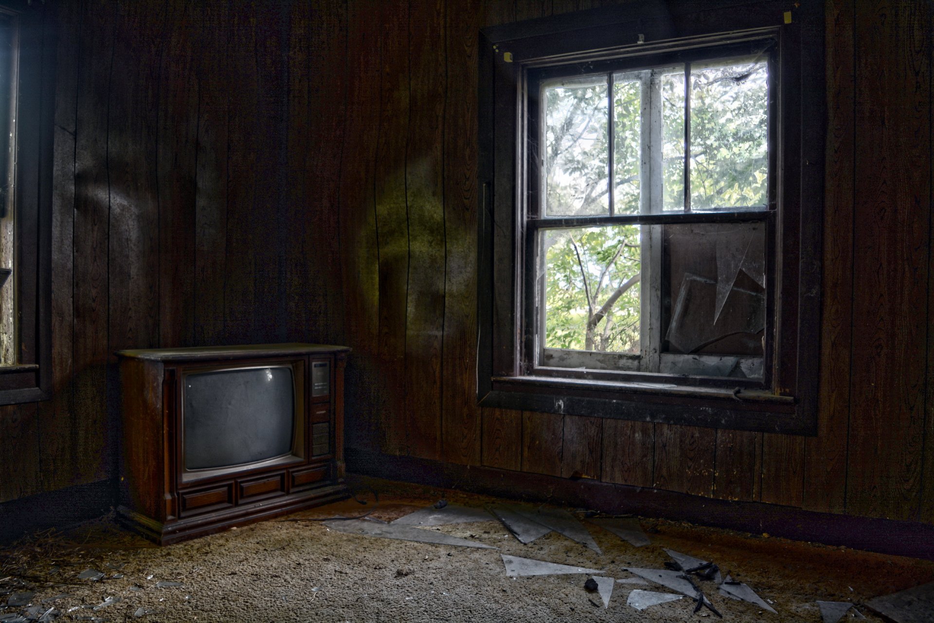 fernseher fenster zimmer