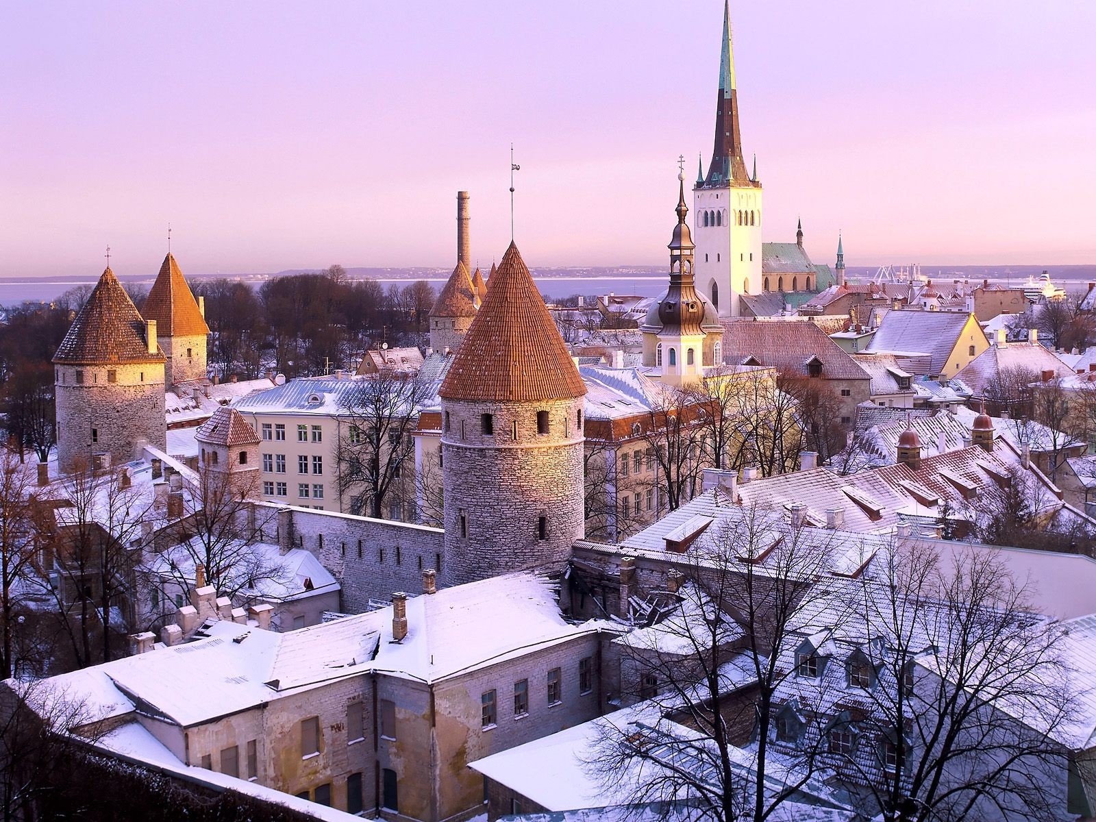 tallinn estonia hole in the roof :