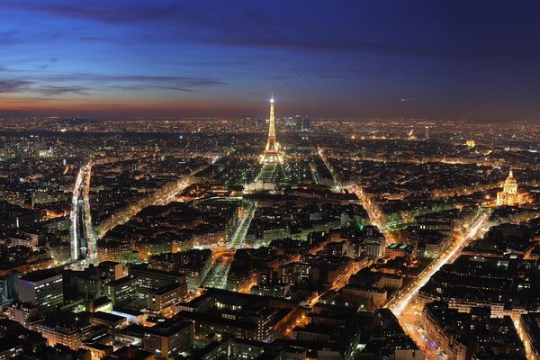 Paris Abendstadt