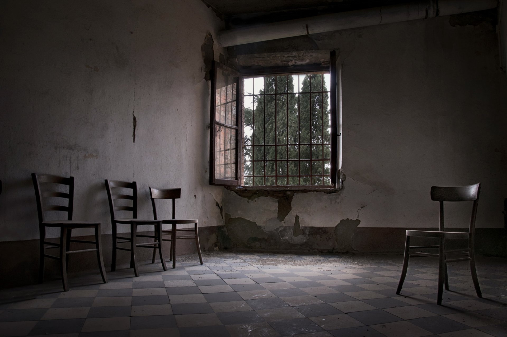 chambre chaises fenêtre