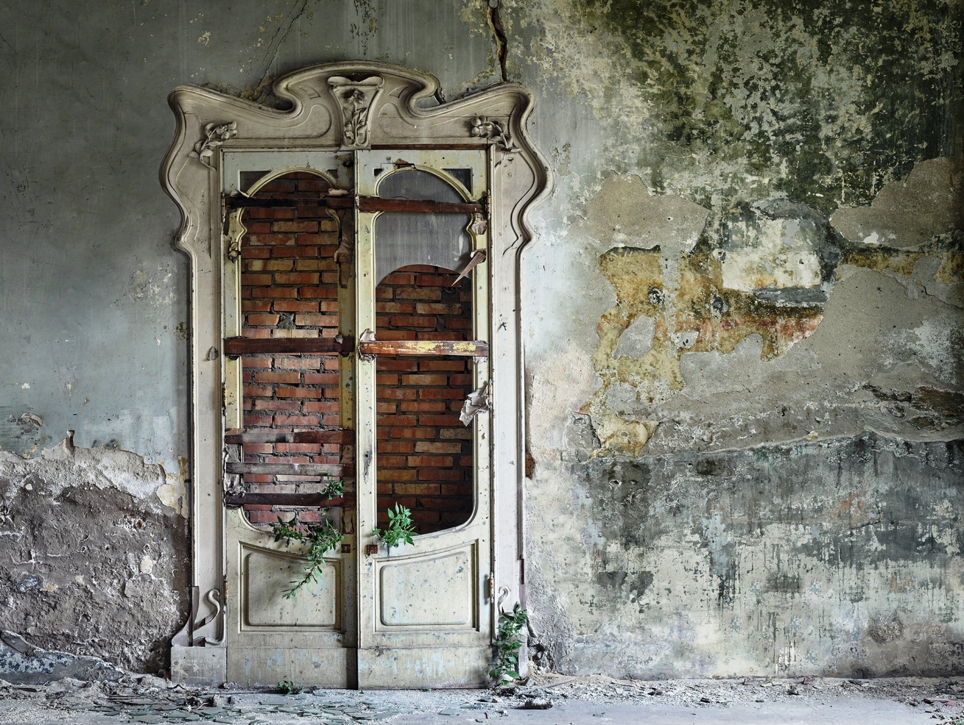 habitación puerta pared