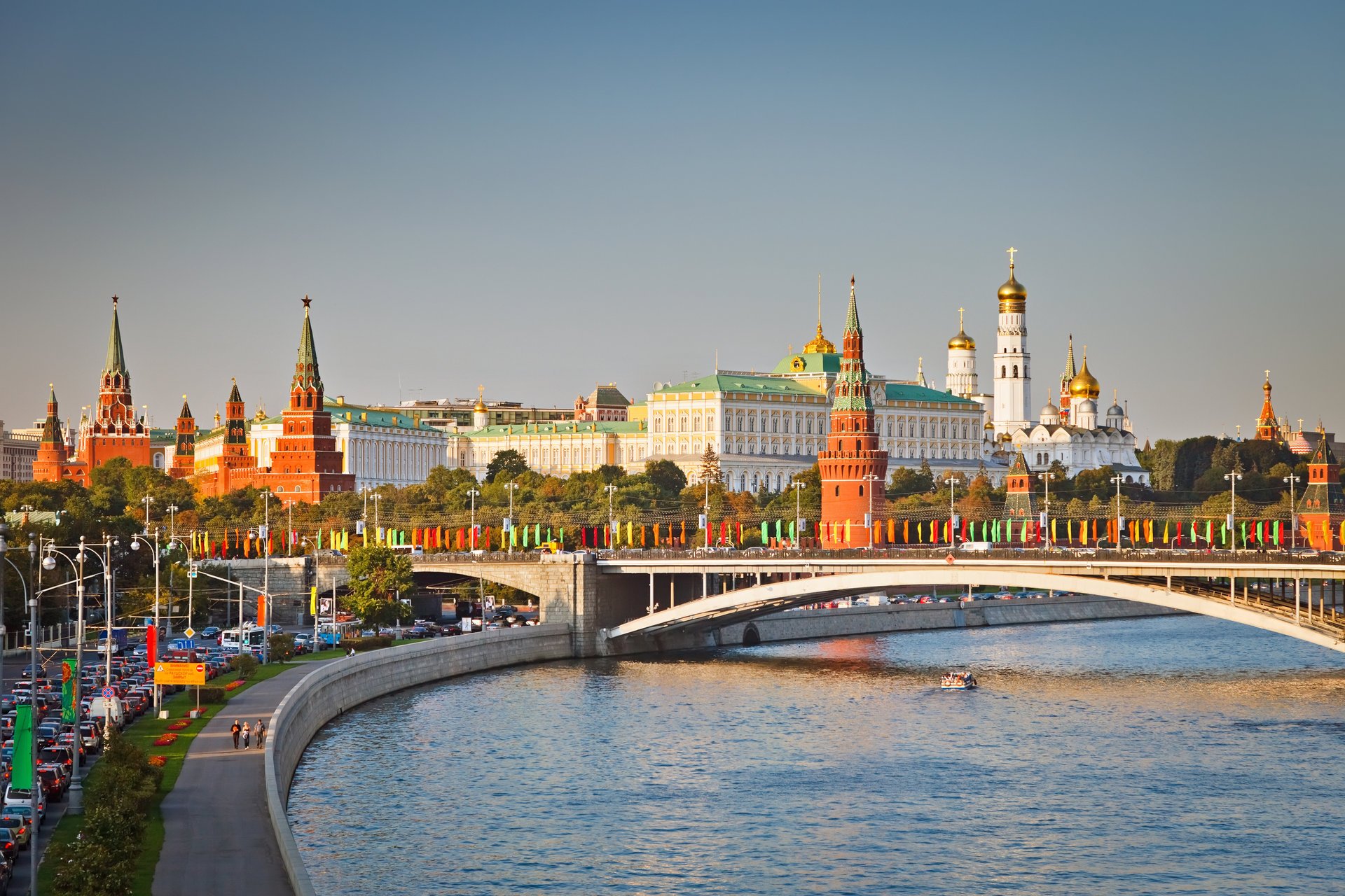 moscow river moscow bridge moscow kremlin embankment