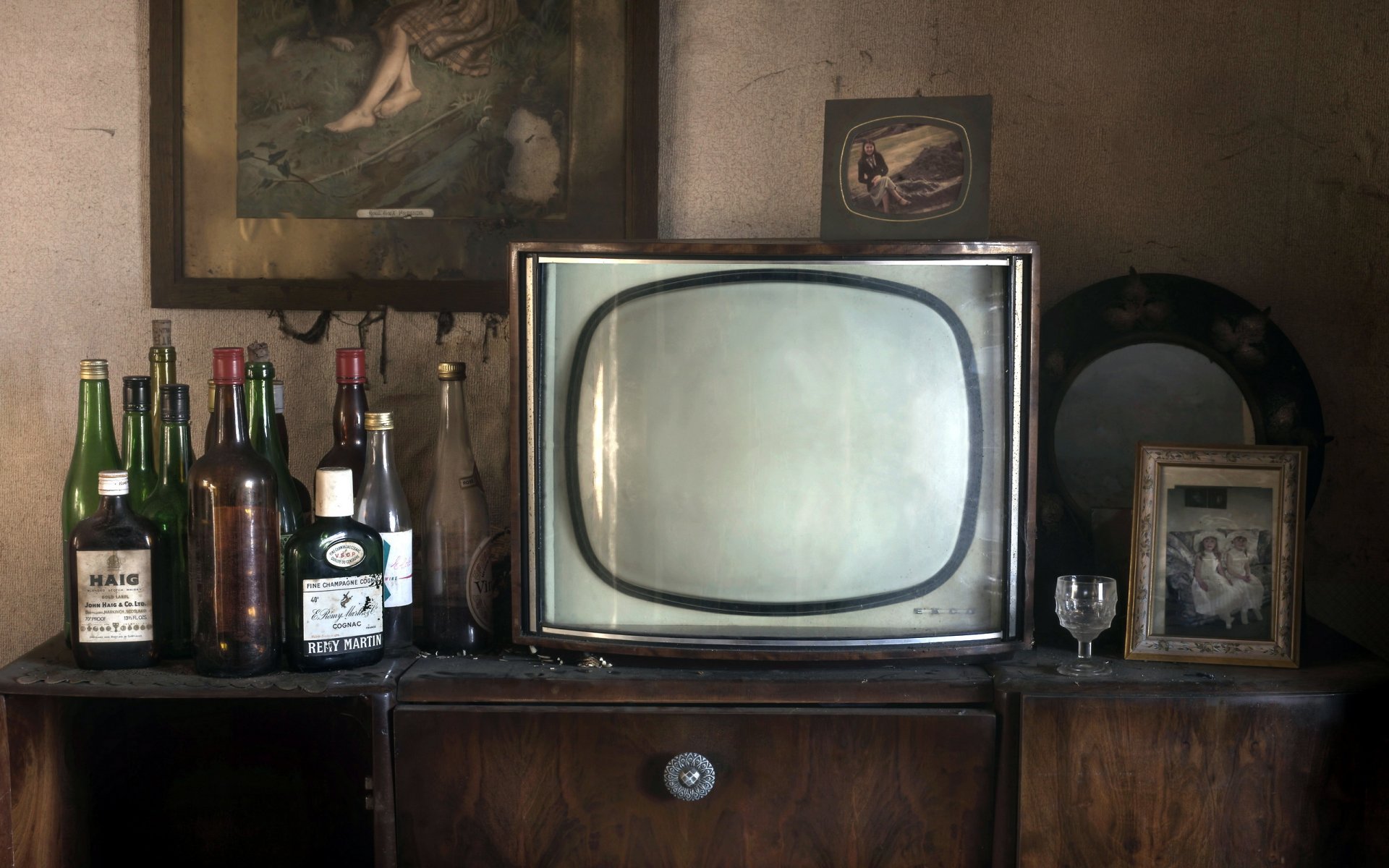 tv of the bottle background