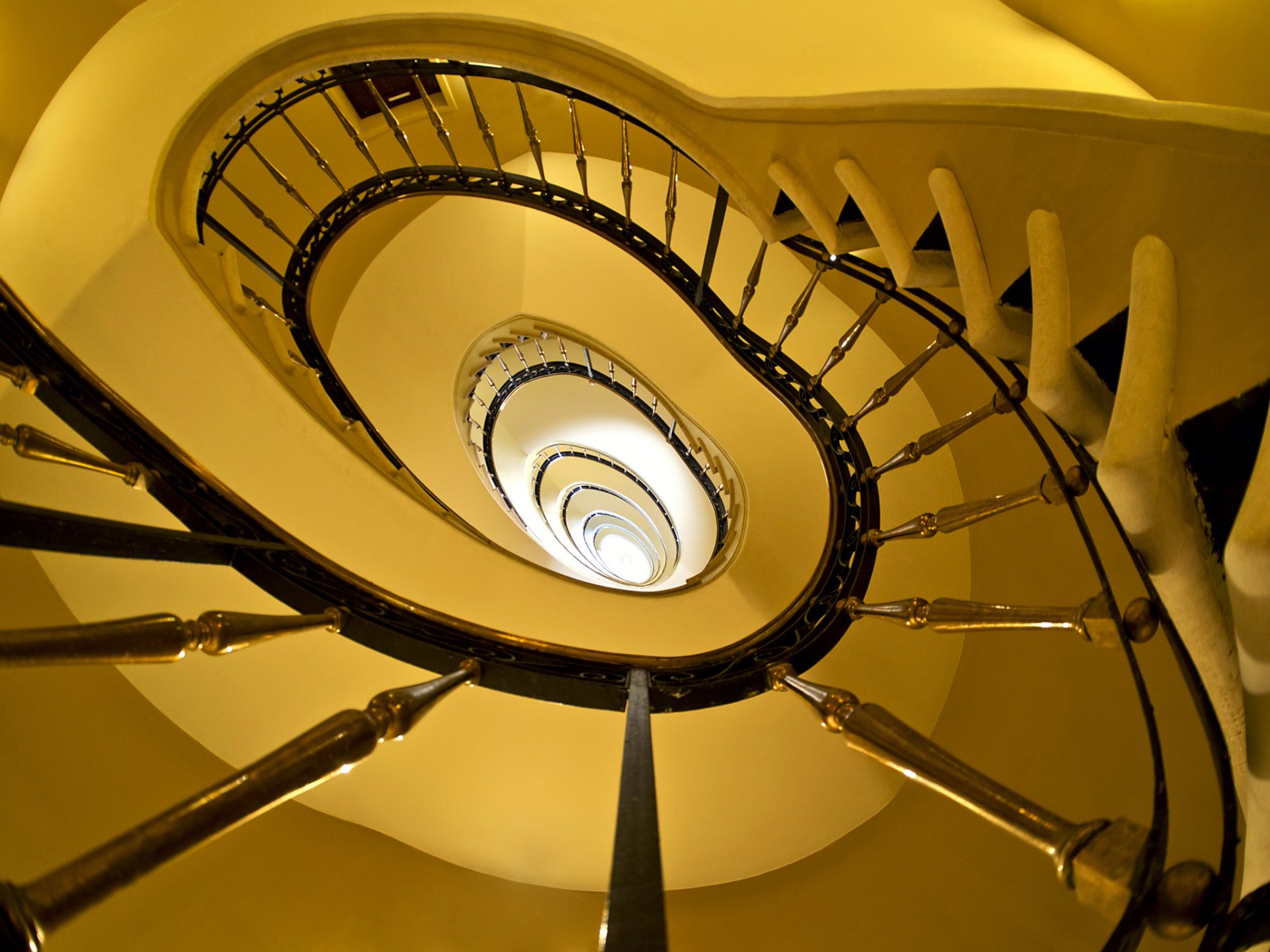 escalier garde-corps clôture peinture spirale