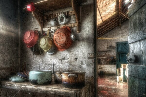 Photo of an old kitchen with dishes