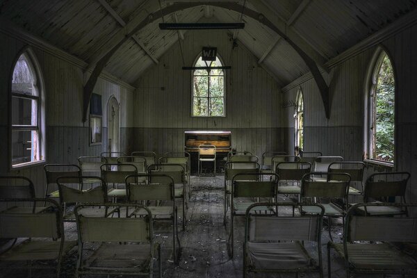 Salle de piano abandonnée