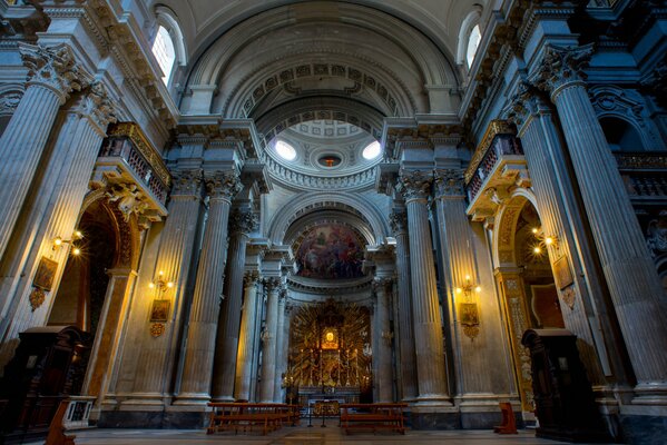 Papel pintado interior de la iglesia romana