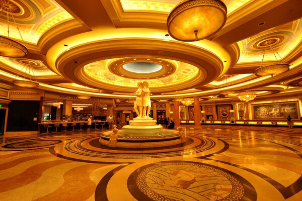 Escultura en el salón del casino de las Vegas